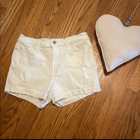 Sale! Hollister white denim shorts high rise frayed size 26 like new - Picture 2 of 8